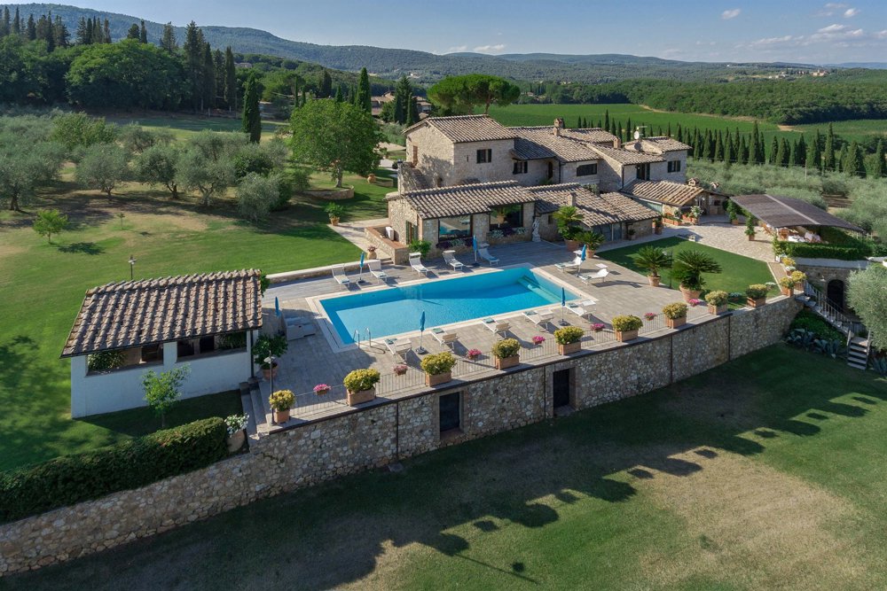 Villa near Sovicille (Siena)